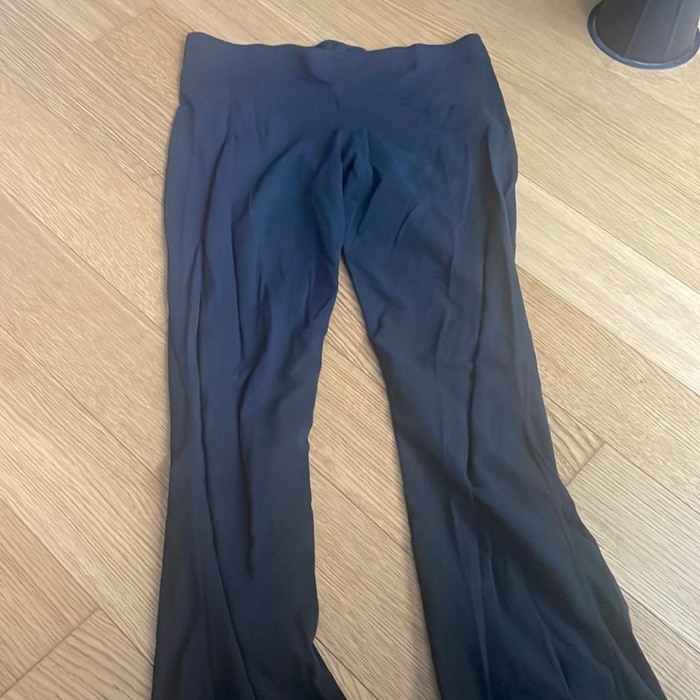 Lulelemon- elastic waist , pants, boot cut, black, “wunder under “ material
